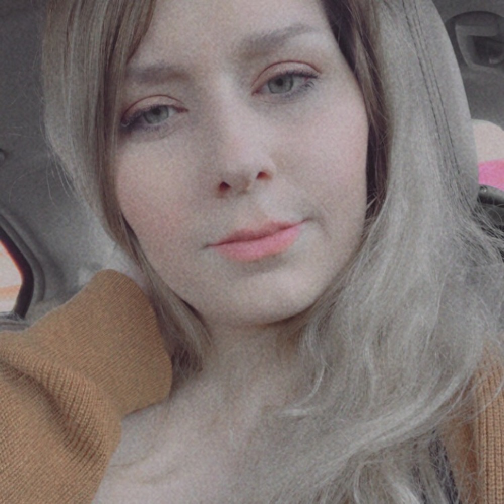 Meet your Posher, Adrianna